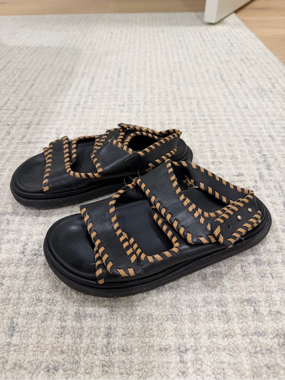 ALOHAS Barrel Leather Sandals - Picture 4 of 7